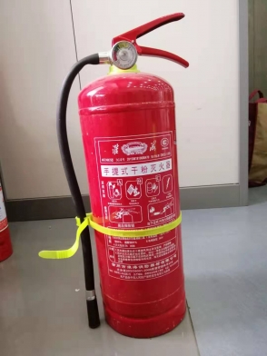 干粉灭火器
